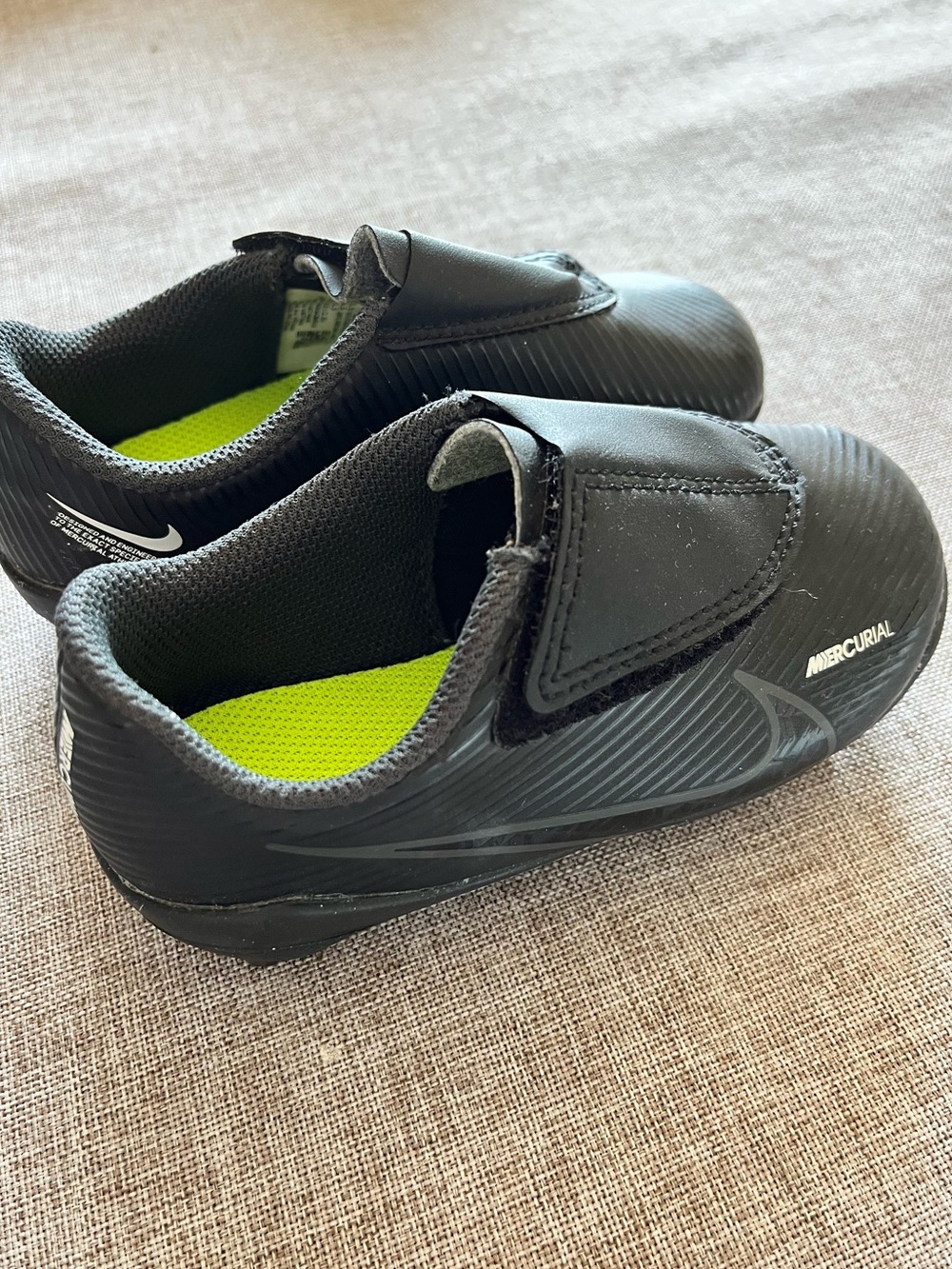 Nike Jr. Mercurial Velcro Soccer Cleats | Black | Kids Size 8.5
